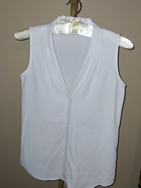 Calvin Klein White Sleeveless V-Neck Camisole